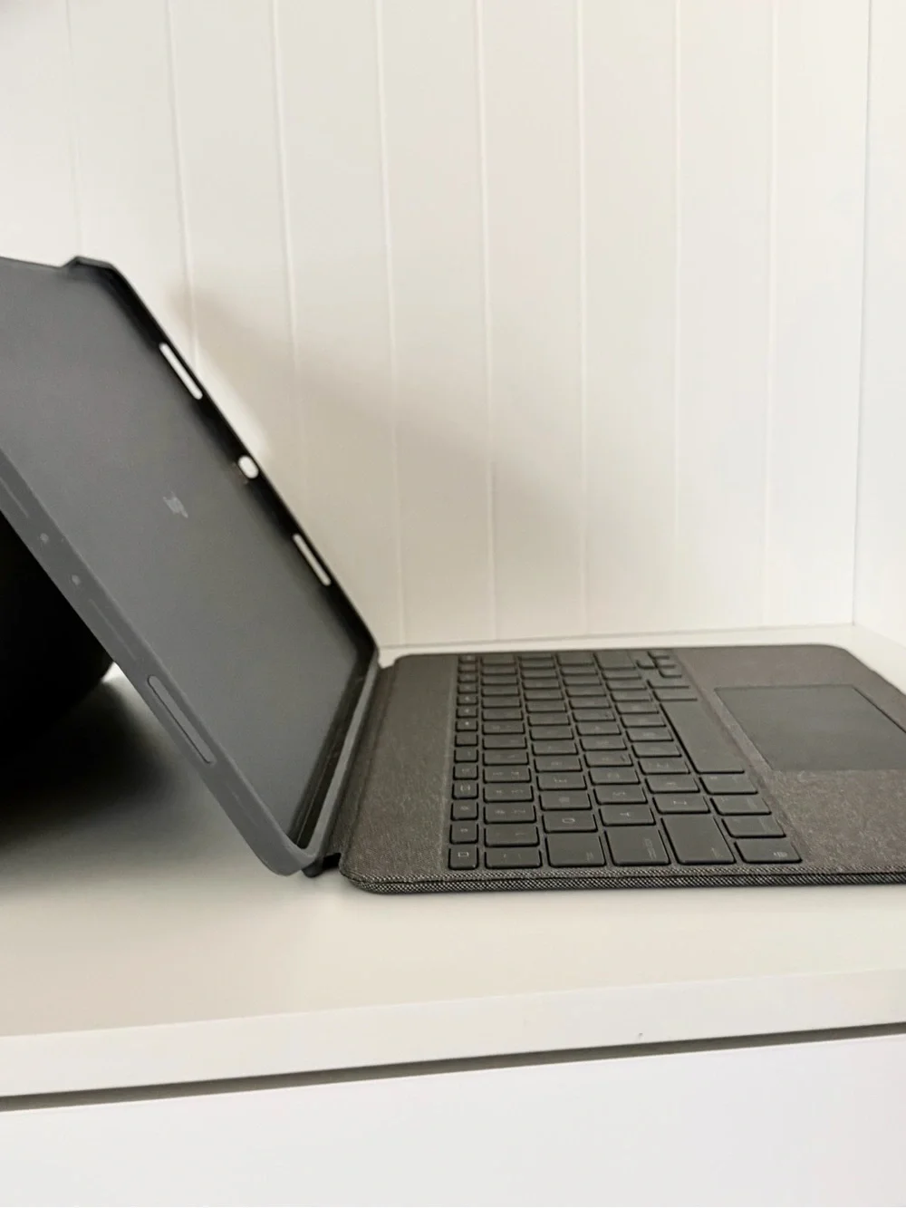 Logitech Fabric Keyboard Case in Dark Gray